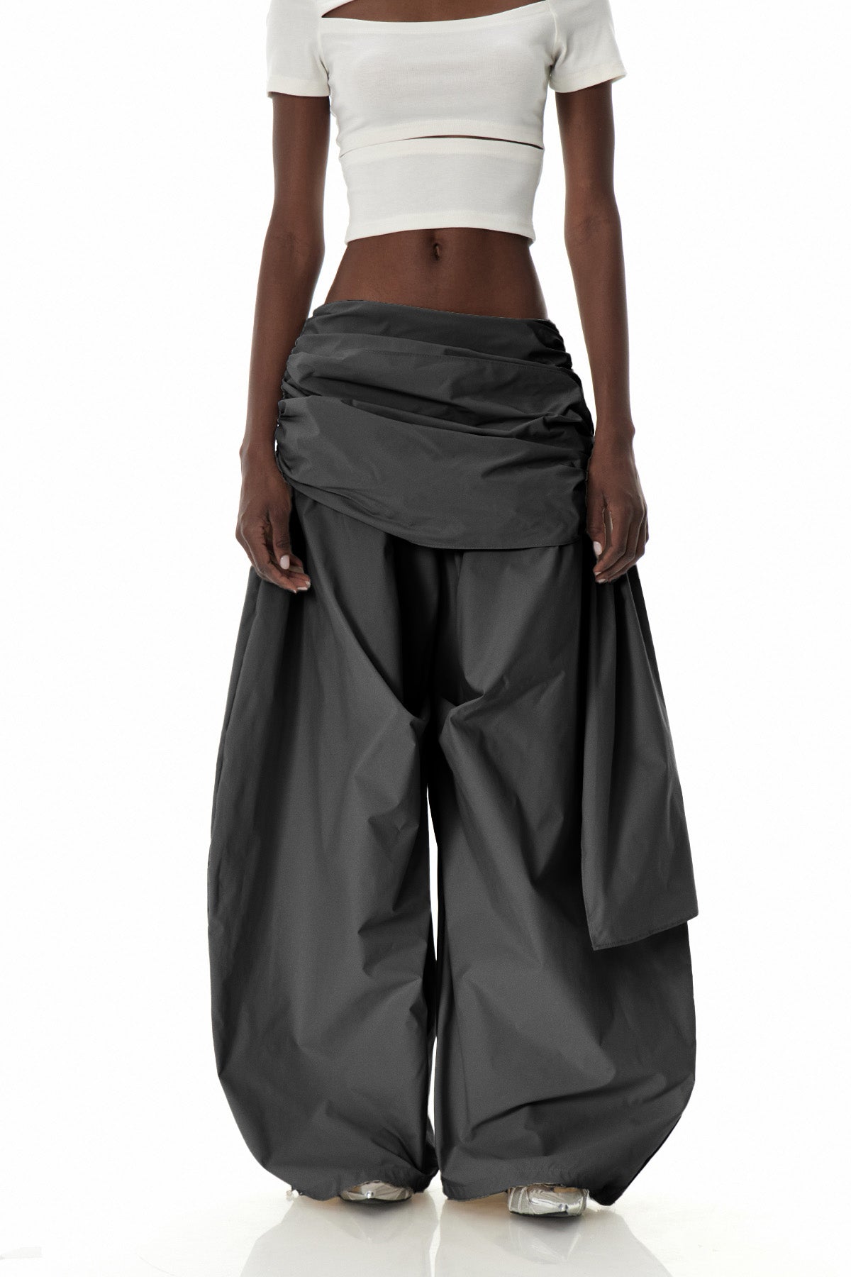 Creiddylad Ruch Drawstring Barrel Pants In Black